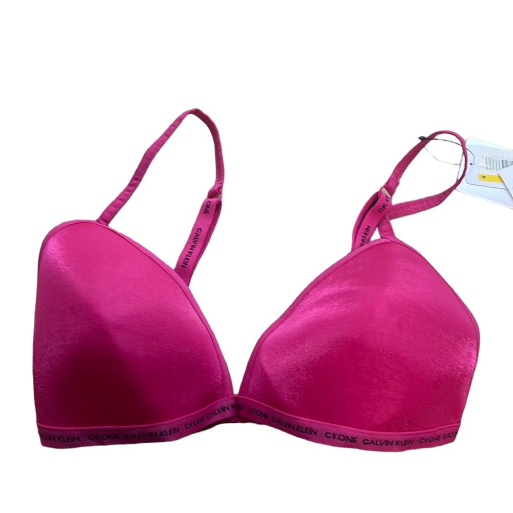 Calvin Klein One Lightly Lined Women’s Pink Triangle Bra size Medium New